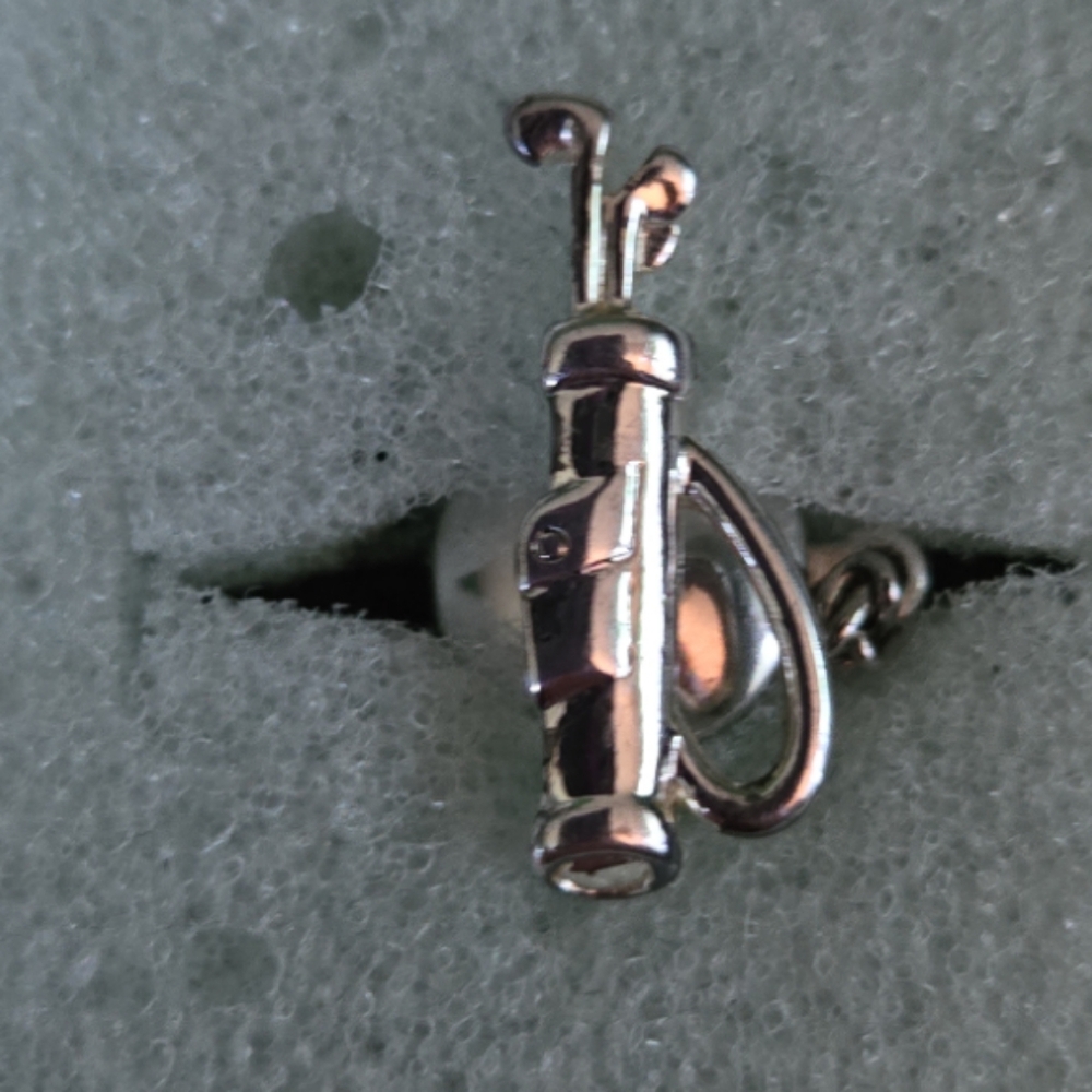 Silver golf club tie tack